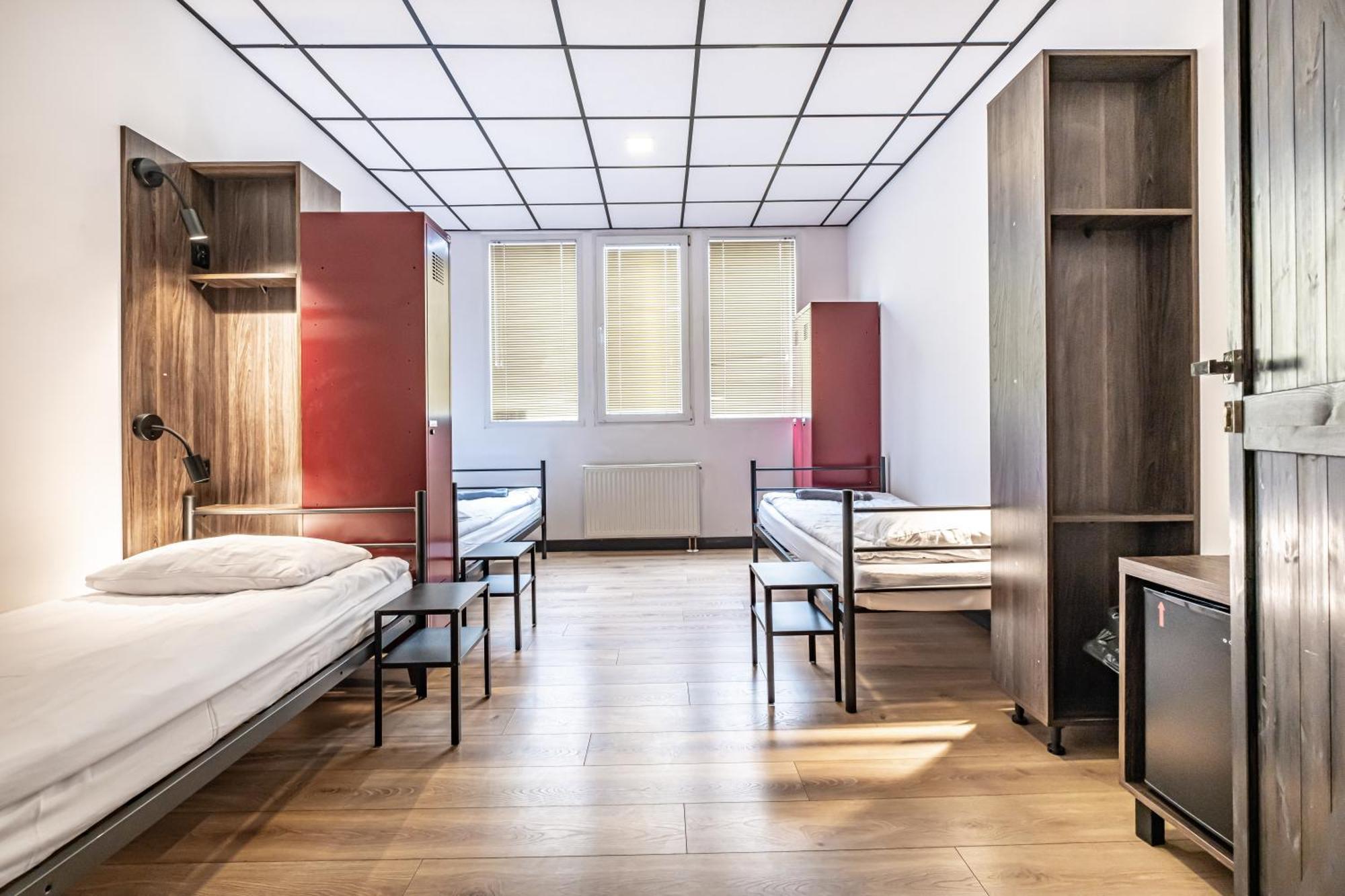 Vola Hostel Warszawa Exteriör bild