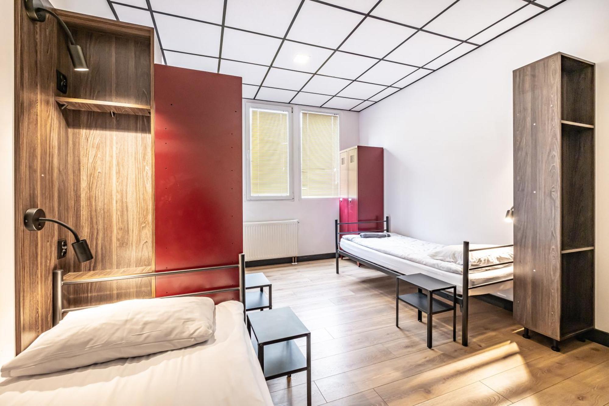 Vola Hostel Warszawa Exteriör bild
