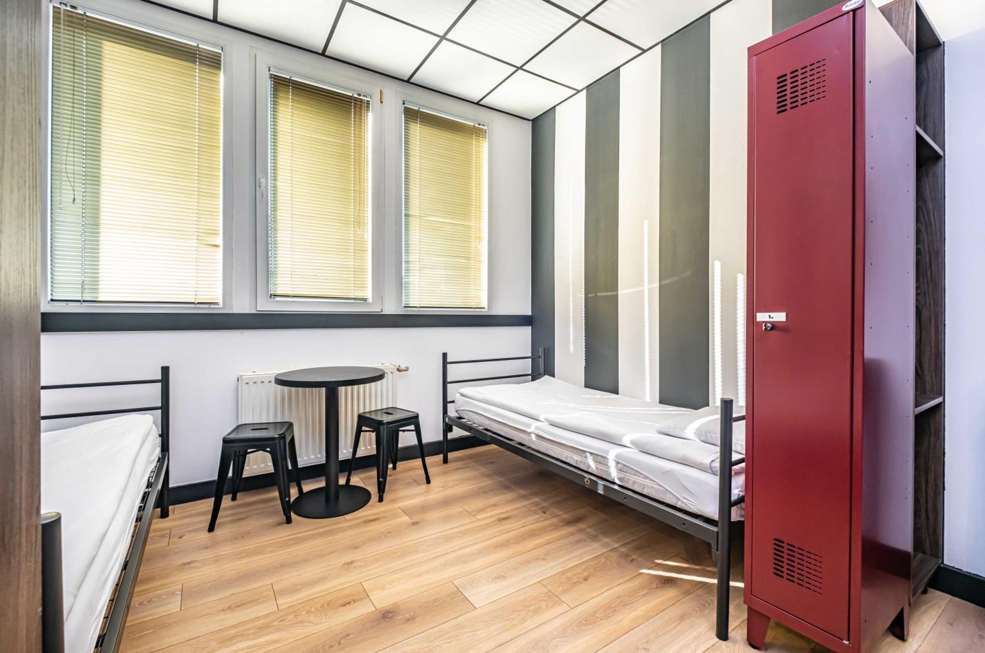 Vola Hostel Warszawa Exteriör bild