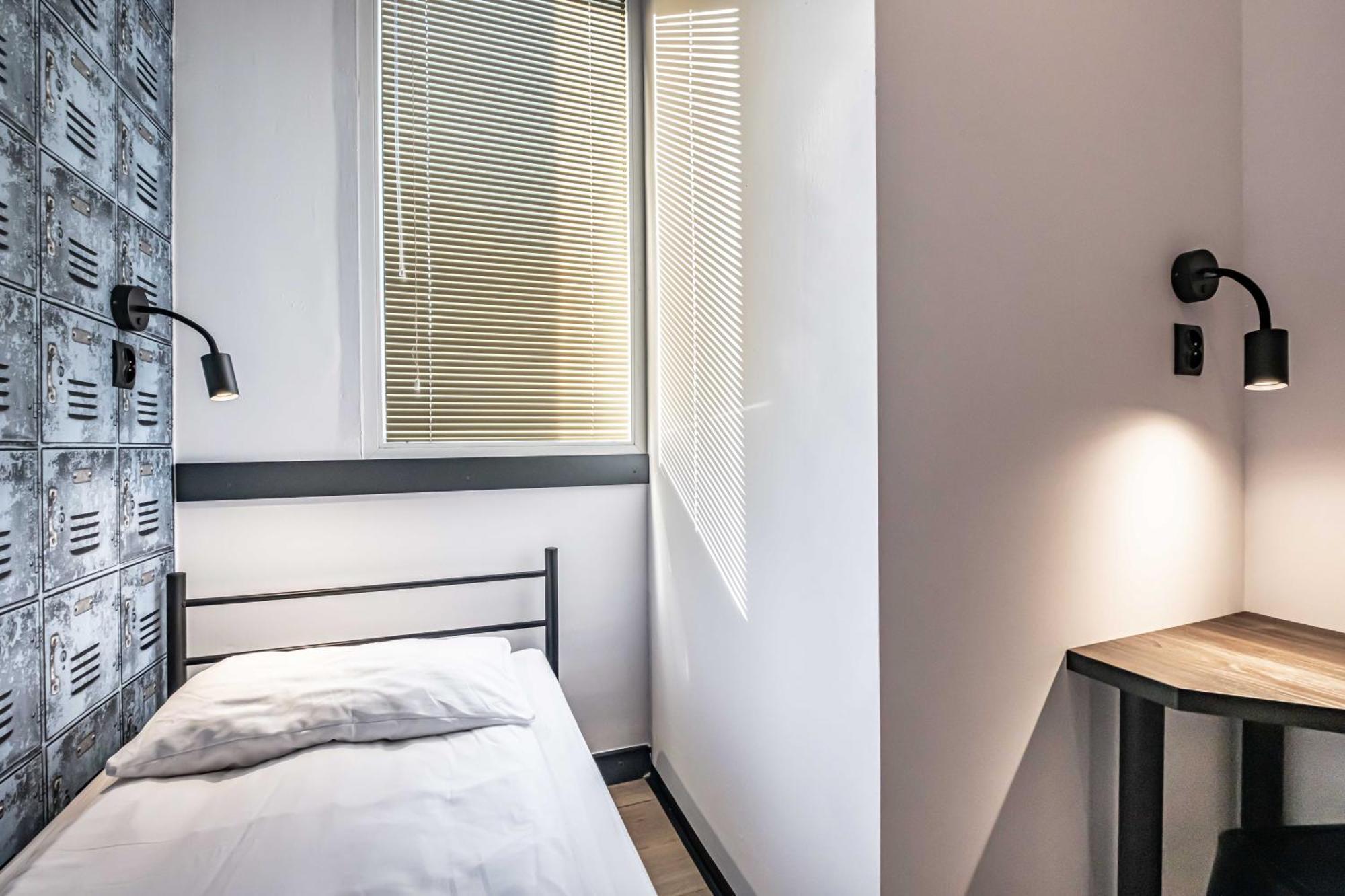 Vola Hostel Warszawa Exteriör bild