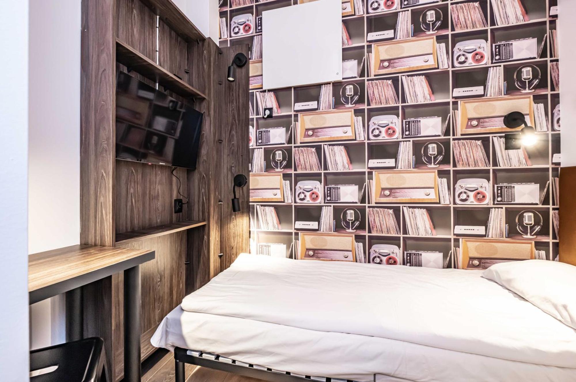 Vola Hostel Warszawa Exteriör bild