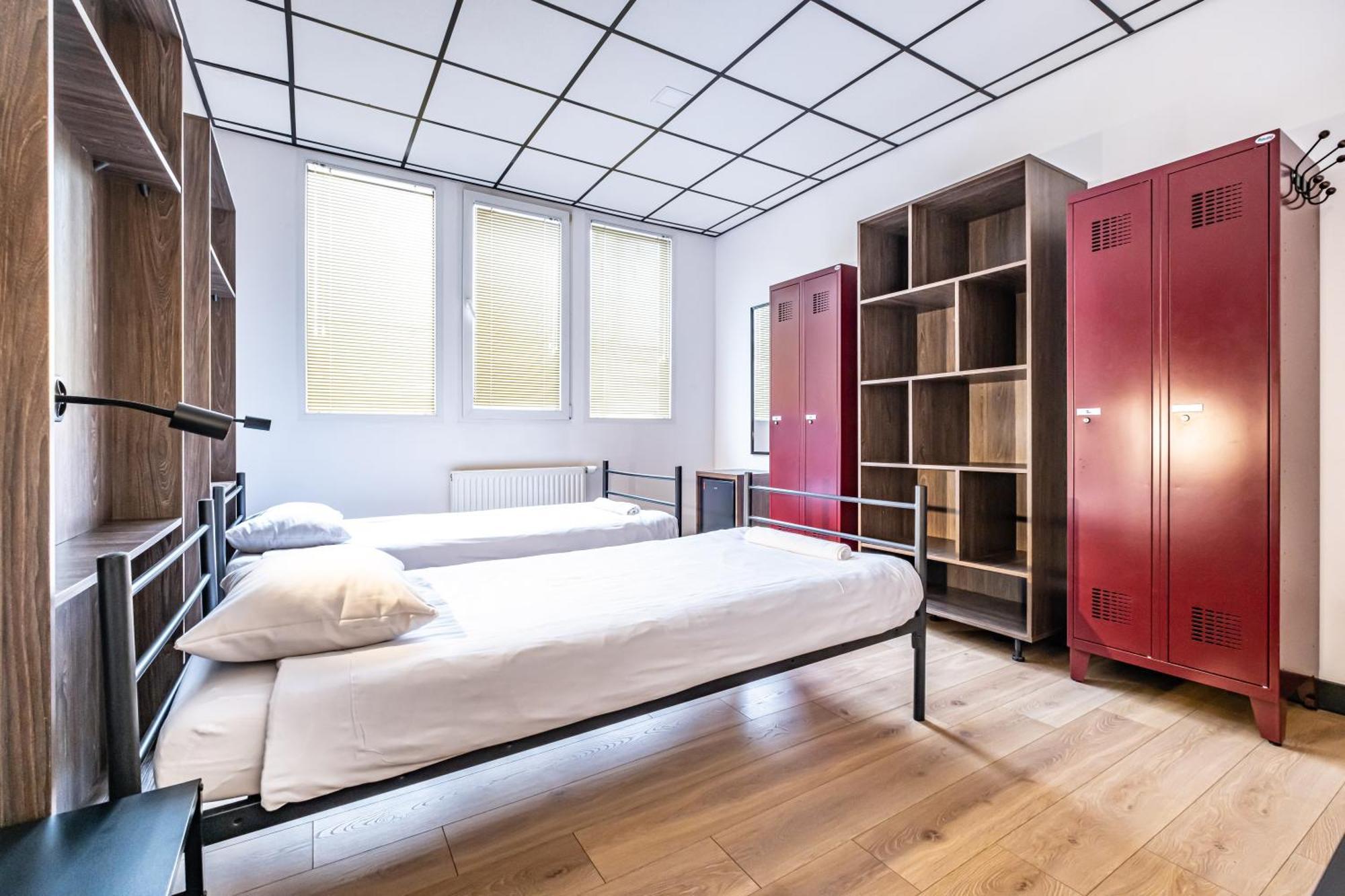 Vola Hostel Warszawa Exteriör bild